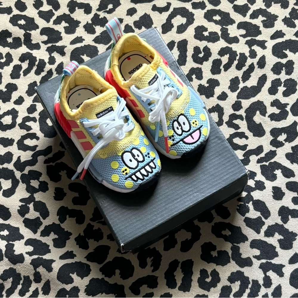NEW WITH BOX- ADIDAS TODDLER/BABY BOYS NMD R1